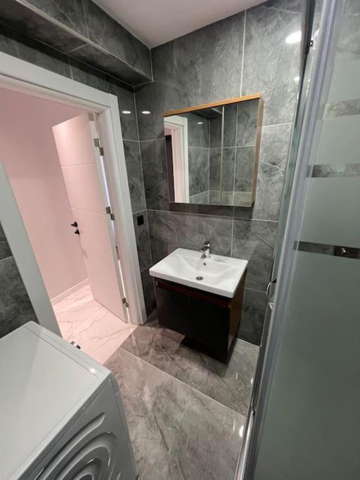 Zeytinburnu Merkezi Konumda, Sifir Daire & Esyalar Apartment Istanbul Bagian luar foto